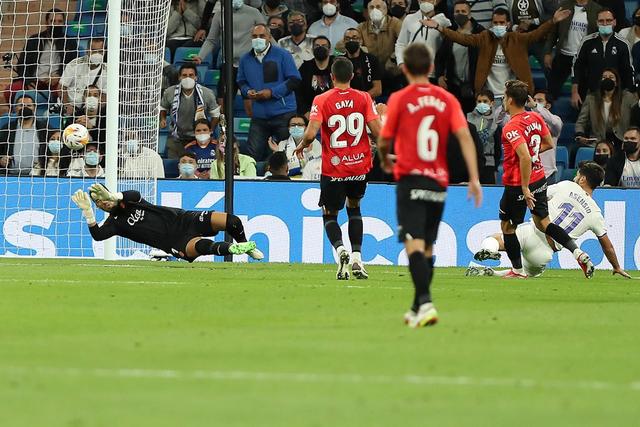 东契奇缺阵独行侠险胜雷霆 步行者力克热火